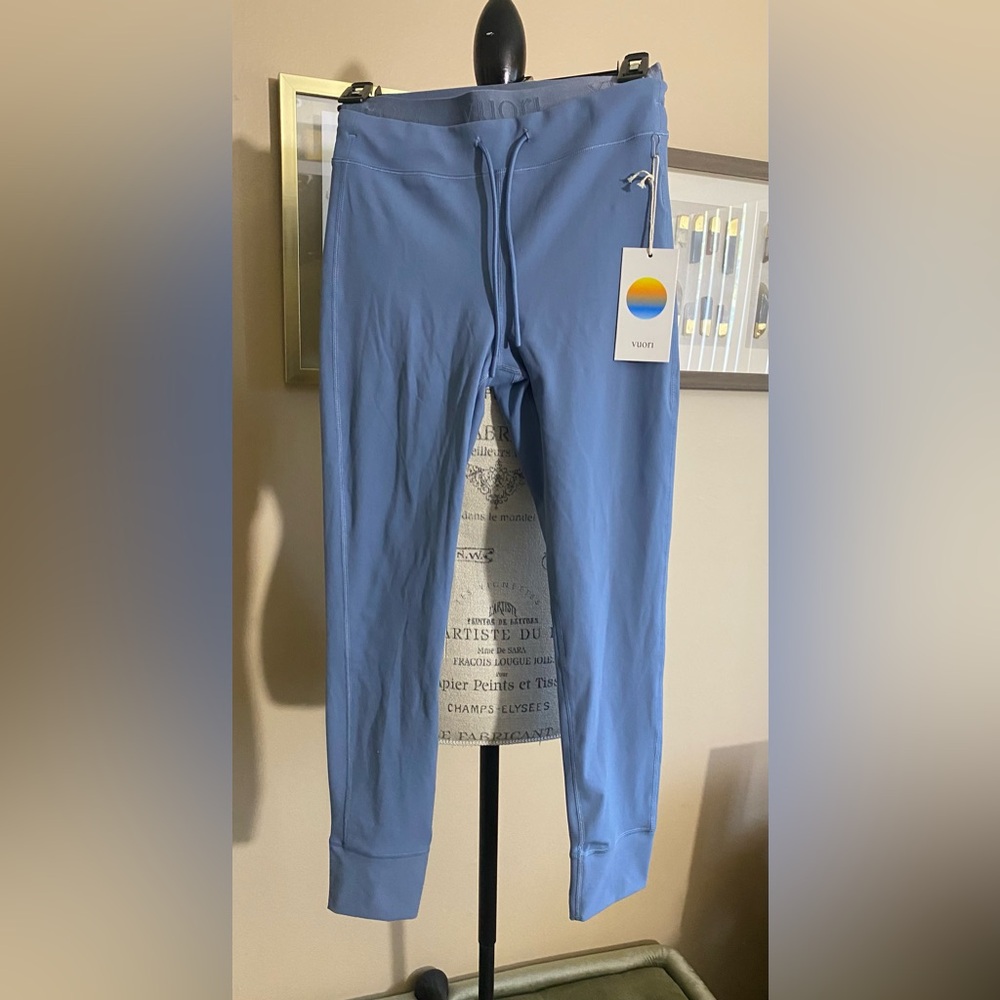 NWT Vuori Elevate Daily Leggings in Cloud